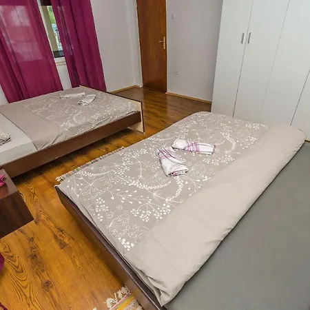 Appartement Jakus *